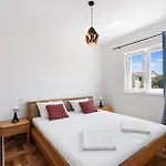 2 Bedroom Beautiful In *