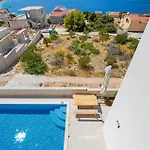 2 Bedroom Beautiful In 아파트