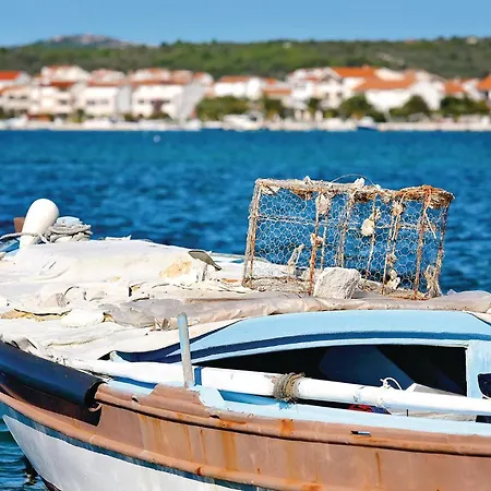 公寓 2 Bedroom Beautiful In Ražanj