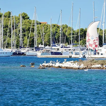 Apartmán 2 Bedroom Beautiful In Ražanj