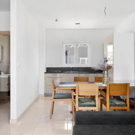 2 Bedroom Beautiful In Ražanj