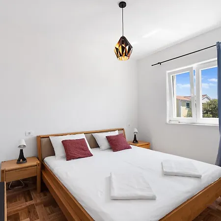 2 Bedroom Beautiful In *