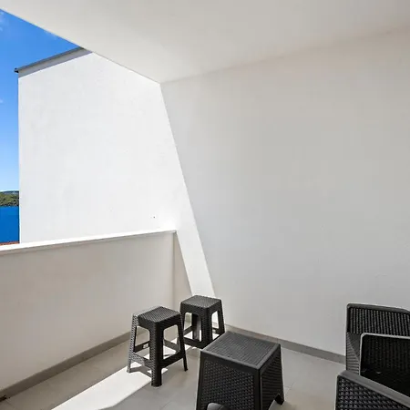 2 Bedroom Beautiful In * Ražanj