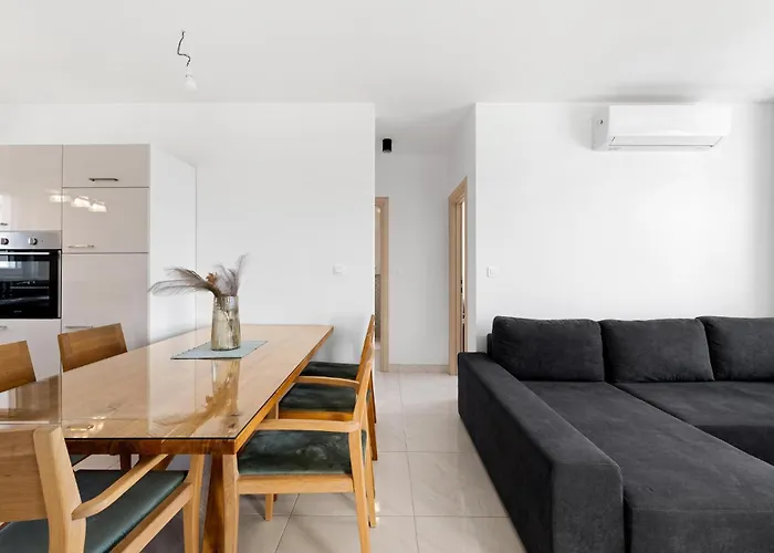 2 Bedroom Beautiful In *